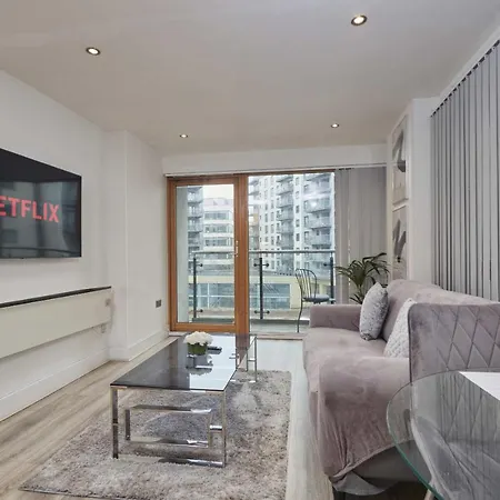 Apartment Deluxe Modern & Free Secure Parking! *