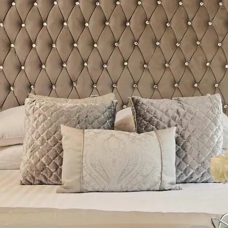 Deluxe Modern & Free Secure Parking! 公寓