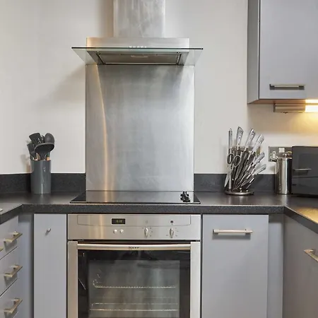 Deluxe Modern & Free Secure Parking! 利兹