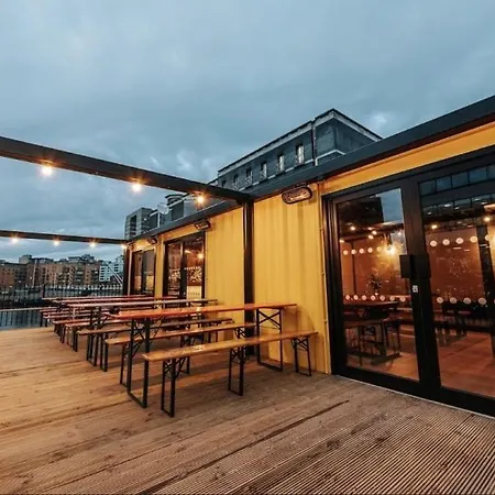 Deluxe Modern & Free Secure Parking! Лідс