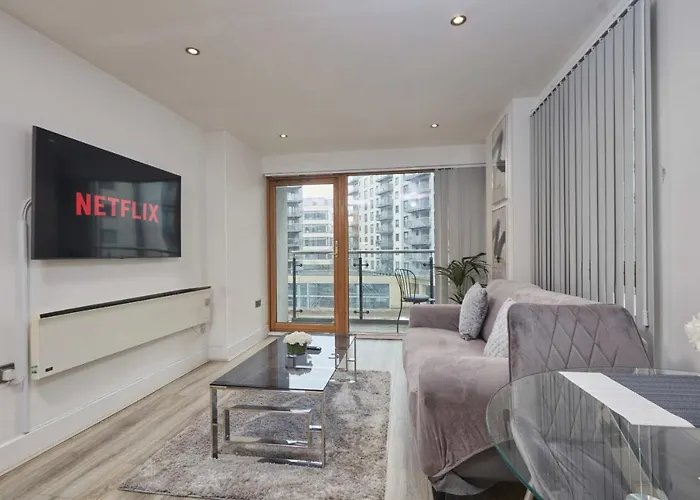 Apartamento Deluxe Modern & Free Secure Parking! *