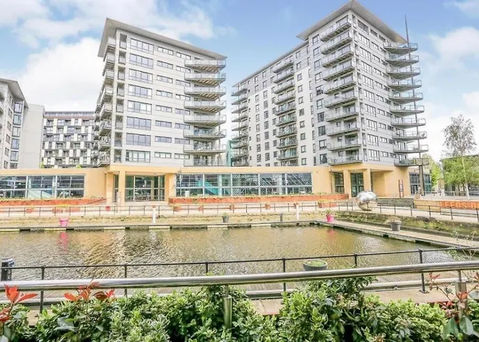 Apartamento Deluxe Modern & Free Secure Parking! *