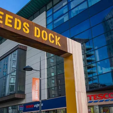 דירה Deluxe Modern & Free Secure Parking! לידס