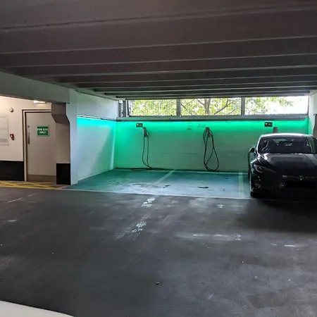 Deluxe Modern & Free Secure Parking! לידס